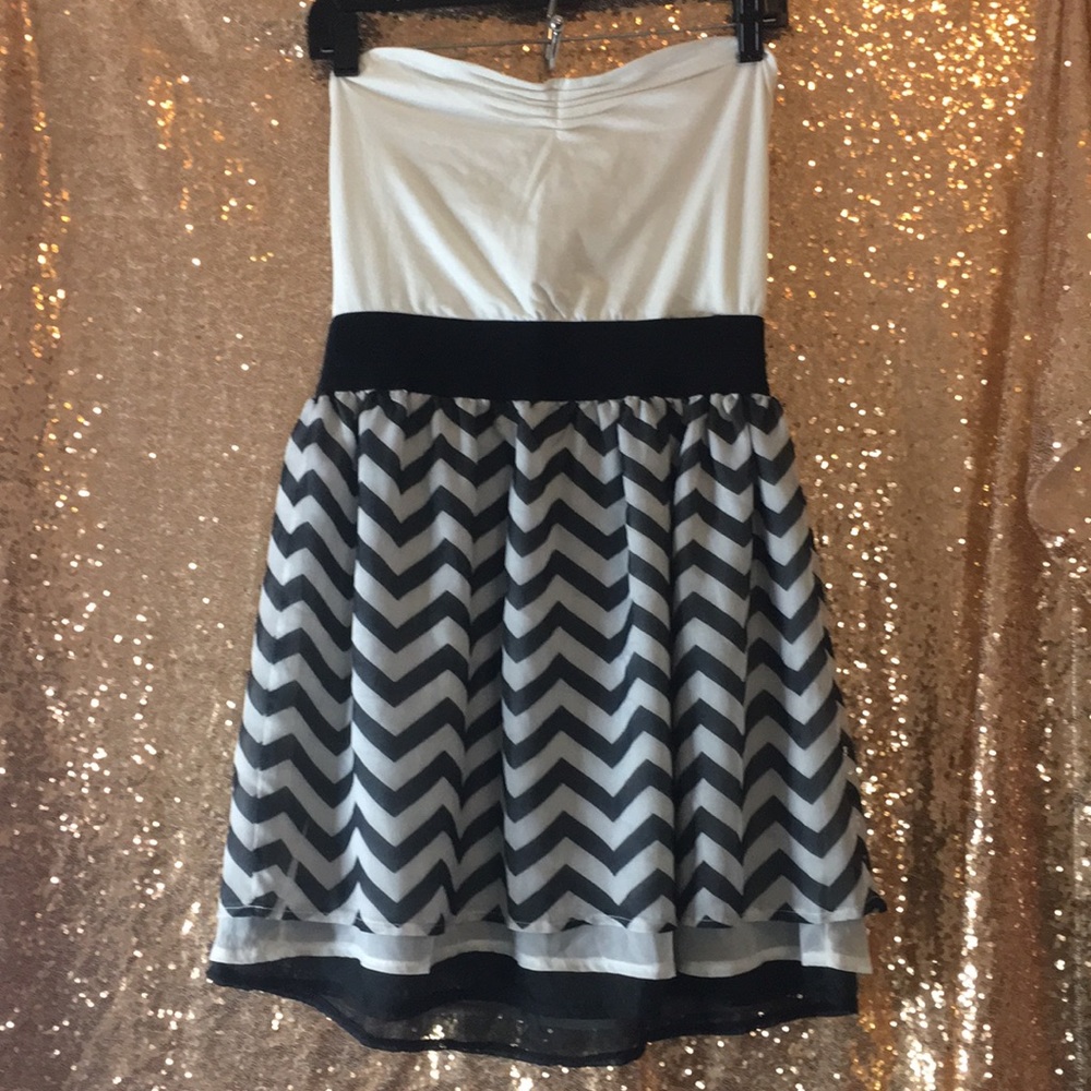 Sleeveless dress